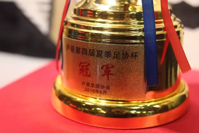 周琦20+12广东险胜首钢 曾凡博18分沃特斯27分