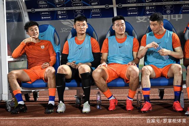 2002年的今天：姚明季后赛砍35分24板大号两双 率领上海击败吉林